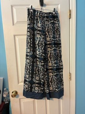 Women's Navy and White Patterned Wide Legged Pants with pockets